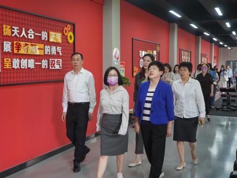 全国总工会女职工部莅临PP电子电气调研女职工工作